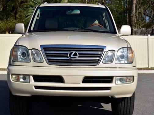 2004 Lexus LX 470 Base