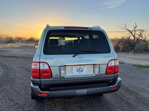 2005 Lexus LX 470 Base