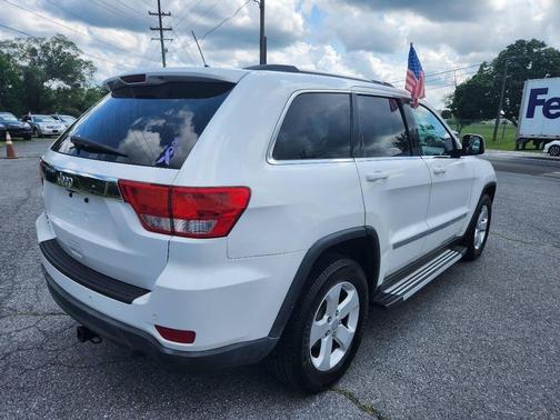 Bright White Clearcoat 2013 Jeep Grand Cherokee Laredo