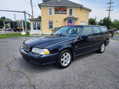 Nautic Blue Metallic 2000 Volvo V70 Base 4dr Wagon