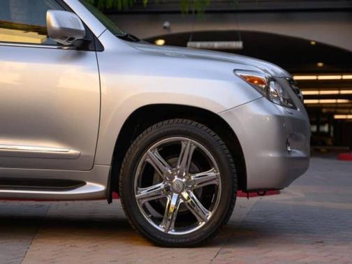 2010 Lexus LX 570 Base