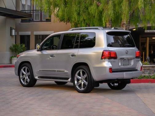 2010 Lexus LX 570 Base
