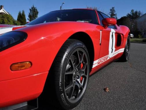 2005 Ford GT Base 2dr Coupe