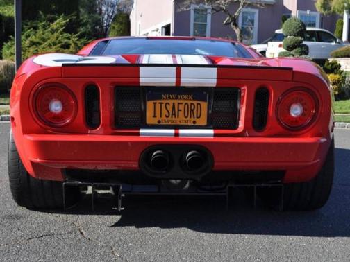 2005 Ford GT Base 2dr Coupe