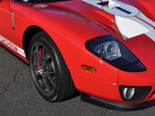 2005 Ford GT Base 2dr Coupe