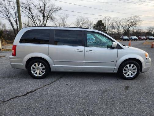 2008 Chrysler Town & Country Touring
