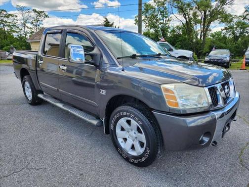 2004 Nissan Titan XE Crew Cab