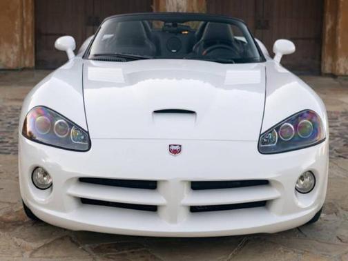 2004 Dodge Viper SRT10