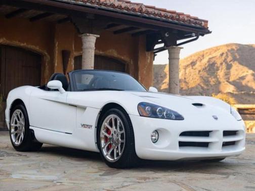 2004 Dodge Viper SRT10