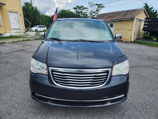 2013 Chrysler Town & Country Touring-L