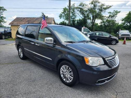 2013 Chrysler Town & Country Touring-L