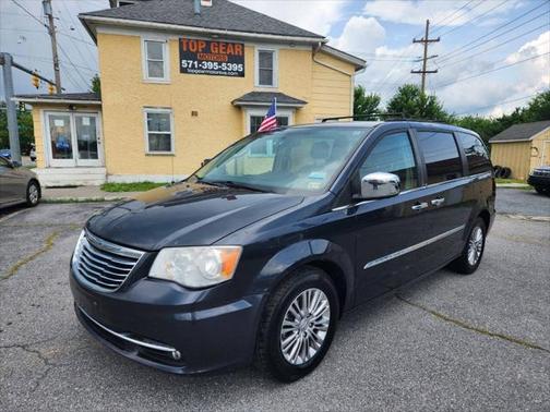 2013 Chrysler Town & Country Touring-L