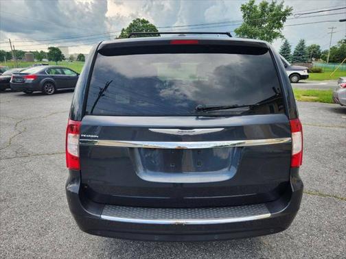 2013 Chrysler Town & Country Touring-L