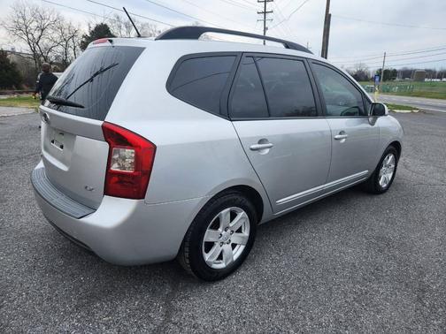 2009 Kia Rondo LX