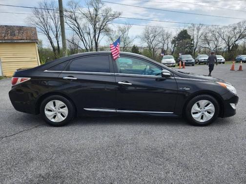 Eclipse Black 2014 Hyundai SONATA Hybrid Base