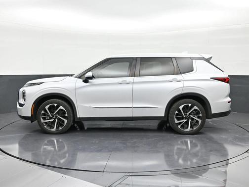 2022 Mitsubishi Outlander ES 2.5 2WD