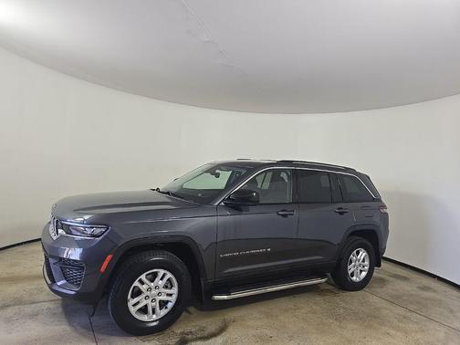 2022 Jeep Grand Cherokee Laredo