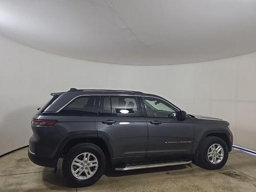 2022 Jeep Grand Cherokee Laredo