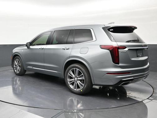 Argent Silver Metallic 2023 Cadillac XT6 Premium Luxury FWD
