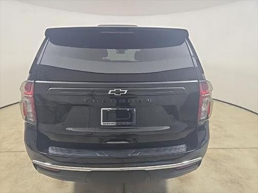 2023 Chevrolet Suburban LS