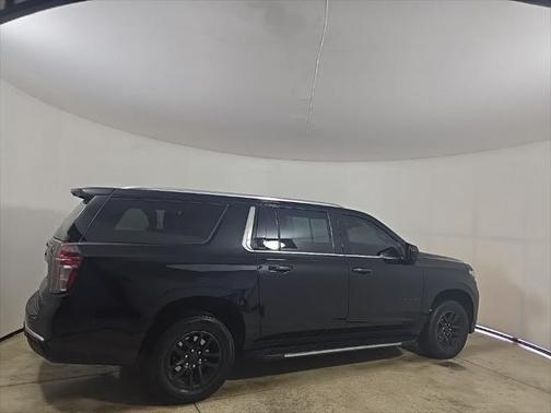2023 Chevrolet Suburban LS
