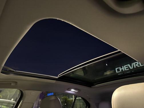 Stellar Black Metallic 2023 Cadillac XT4 Luxury