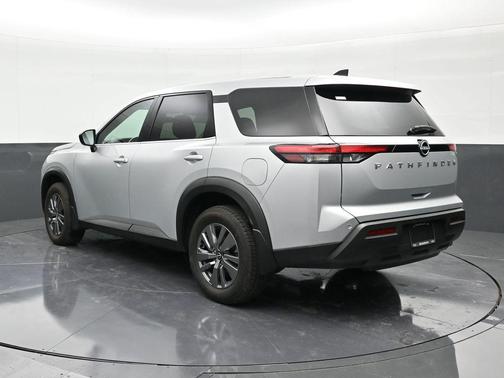 2025 Nissan Pathfinder S FWD