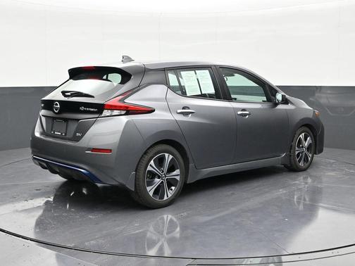 2022 Nissan Leaf SV 40 kWh