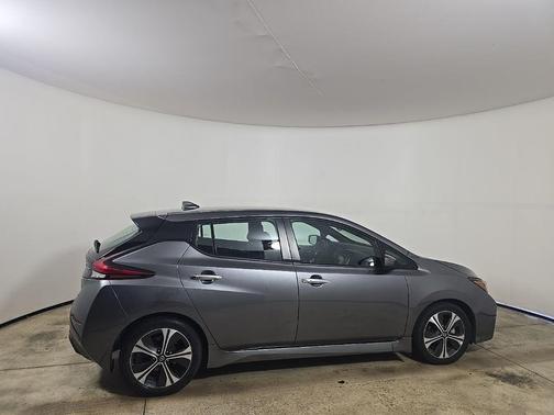 2022 Nissan Leaf SV