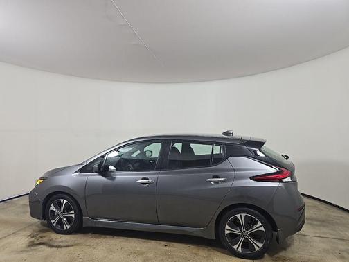 2022 Nissan Leaf SV