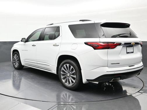 Summit White 2022 Chevrolet Traverse Premier