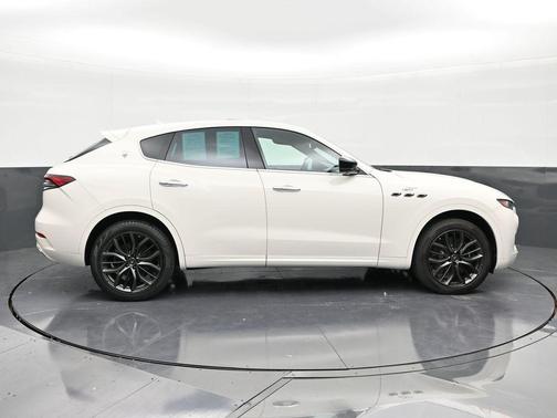 2024 Maserati Levante GT Ultima