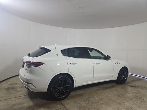 2024 Maserati Levante GT Ultima