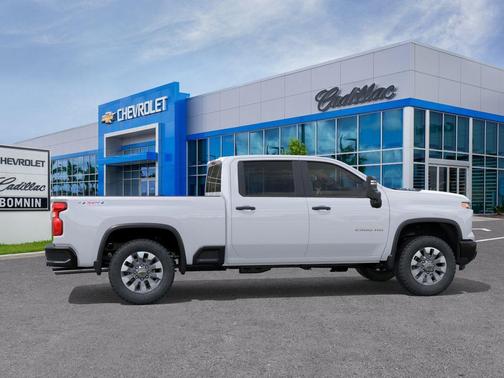 Summit White 2026 Chevrolet Silverado 2500 Custom