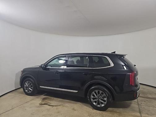 2024 Kia Telluride LX