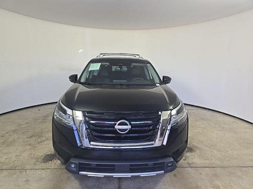 2022 Nissan Pathfinder SL 2WD