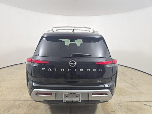 2022 Nissan Pathfinder SL 2WD