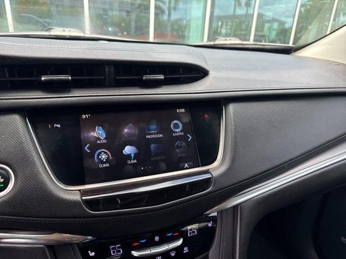 Stellar Black Metallic 2019 Cadillac XT5 Luxury