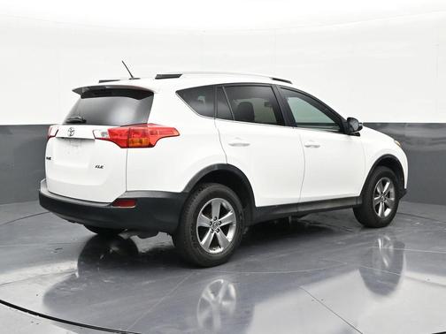 Super White 2015 Toyota RAV4 XLE