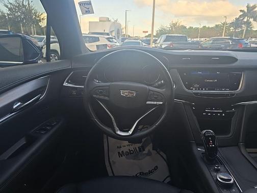 2023 Cadillac XT6 Luxury FWD