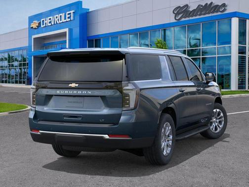 2025 Chevrolet Suburban LT