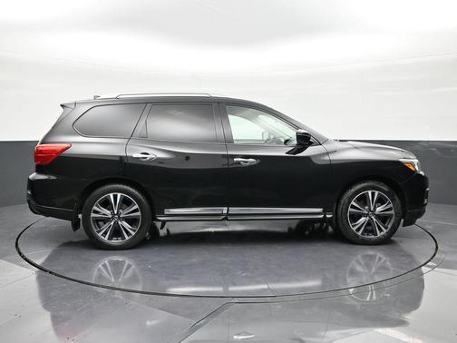 2019 Nissan Pathfinder Platinum