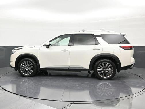 2022 Nissan Pathfinder SL 2WD