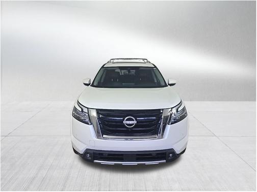 2022 Nissan Pathfinder SL 2WD