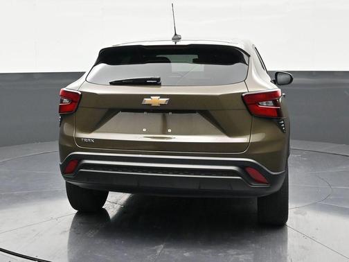 Harvest Bronze Metallic 2024 Chevrolet Trax LS