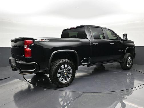 Black 2024 Chevrolet Silverado 2500 Custom