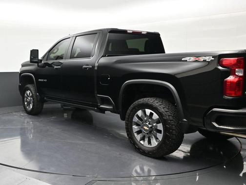 Black 2024 Chevrolet Silverado 2500 Custom