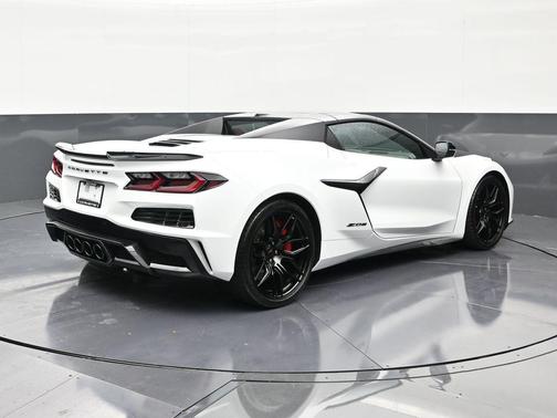 Arctic White 2026 Chevrolet Corvette Z06