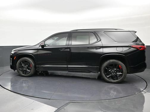 Mosaic Black Metallic 2023 Chevrolet Traverse Premier
