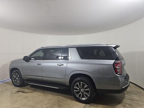 2024 Chevrolet Suburban LT